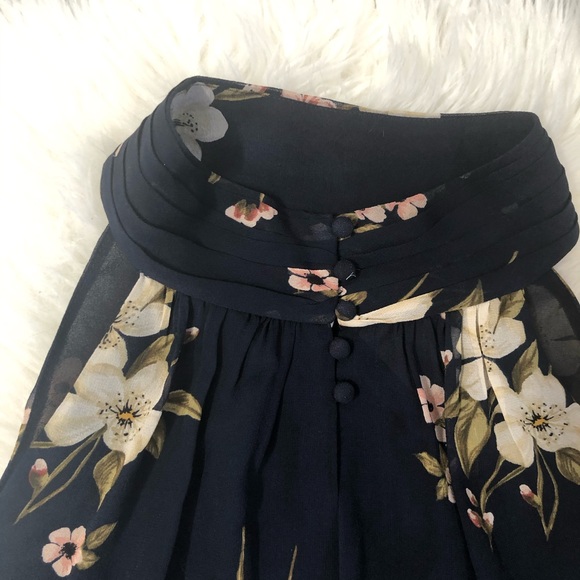 Joie Abbigayl Floral Silk Blouse Navy Top Sz 12 - Picture 4 of 7